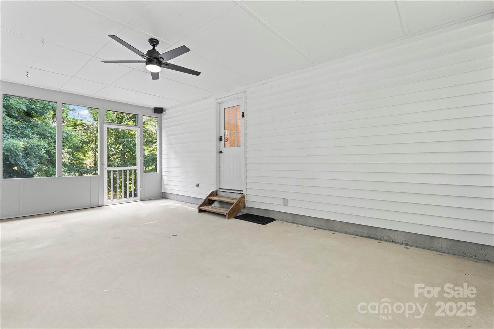 9833 White Cascade Drive, Charlotte, NC 28269