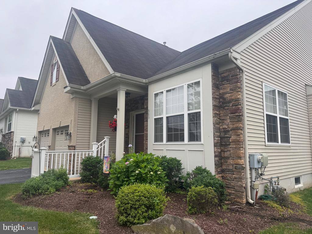 385 Randall Lane, Coatesville, PA 19320