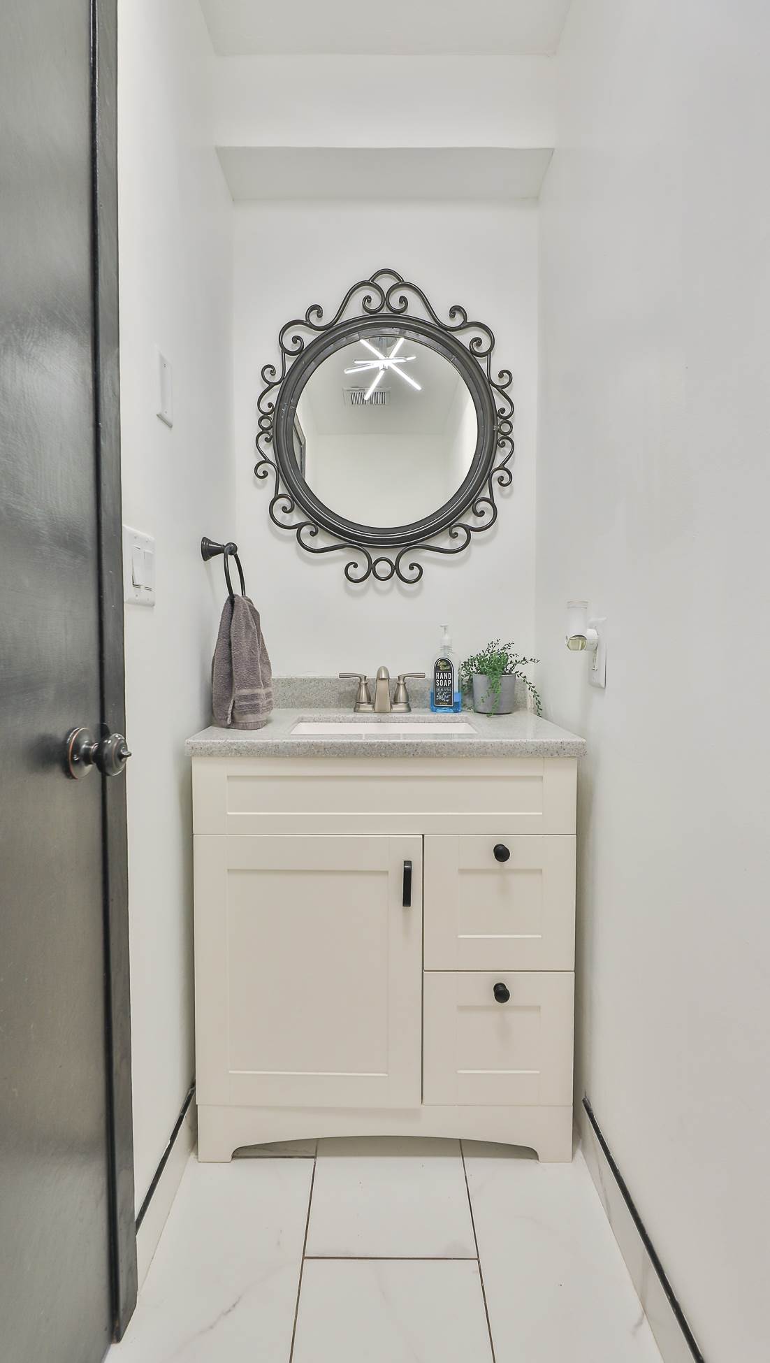 2558 Arrowhead Road S, Fargo, ND 58103