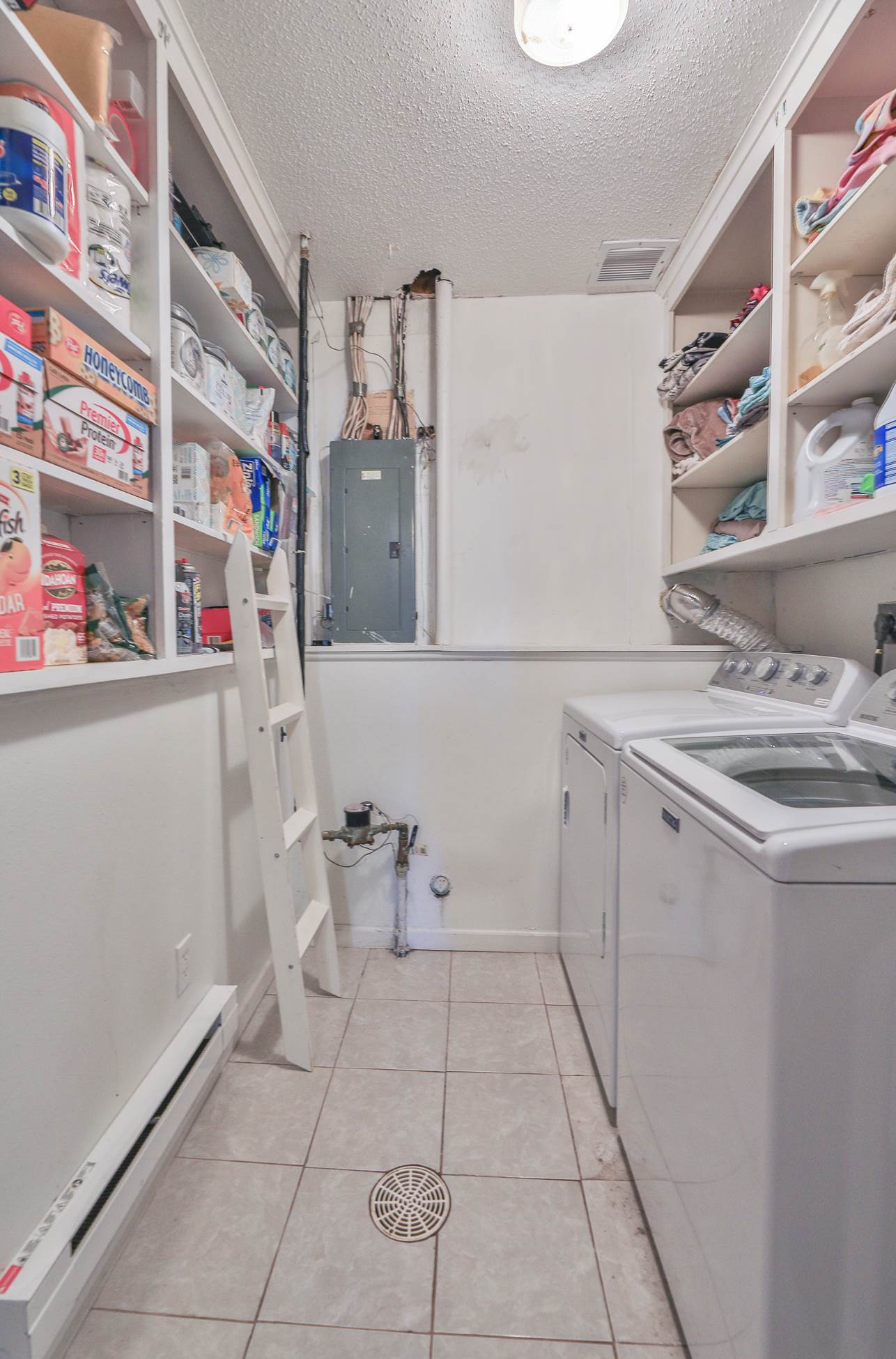 2558 Arrowhead Road S, Fargo, ND 58103