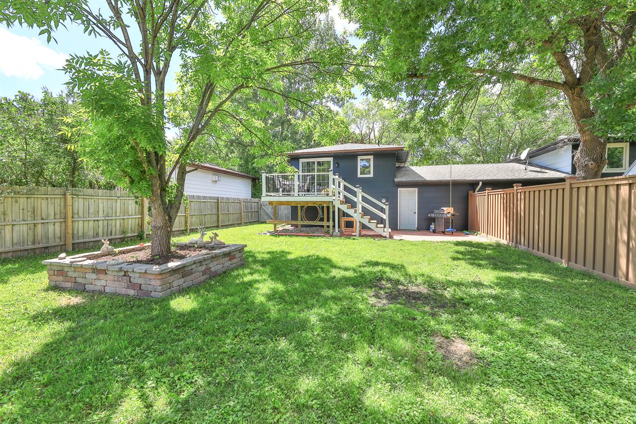 2558 Arrowhead Road S, Fargo, ND 58103