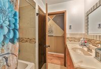 2558 Arrowhead Road S, Fargo, ND 58103