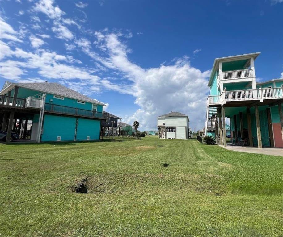 983 Tidelands Drive, Crystal Beach, TX 77650