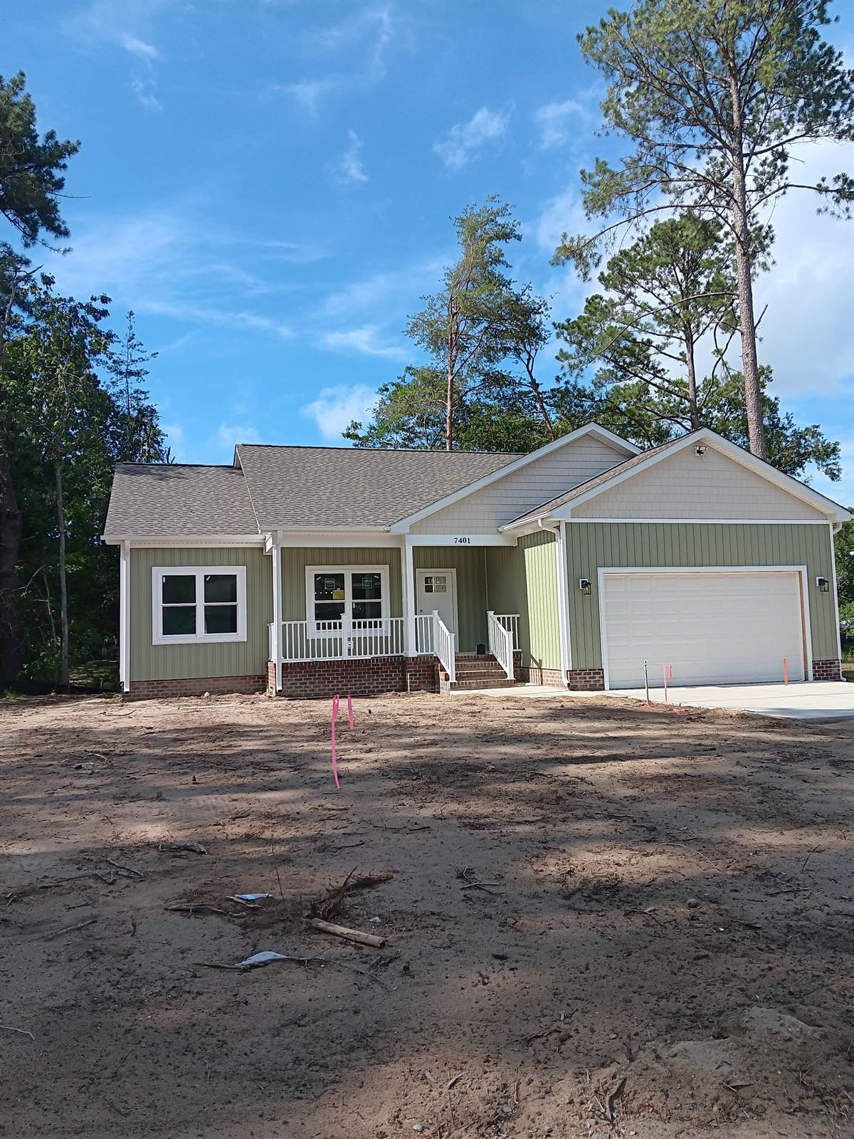 7401 Rollins Point Road, Hayes, VA 23072