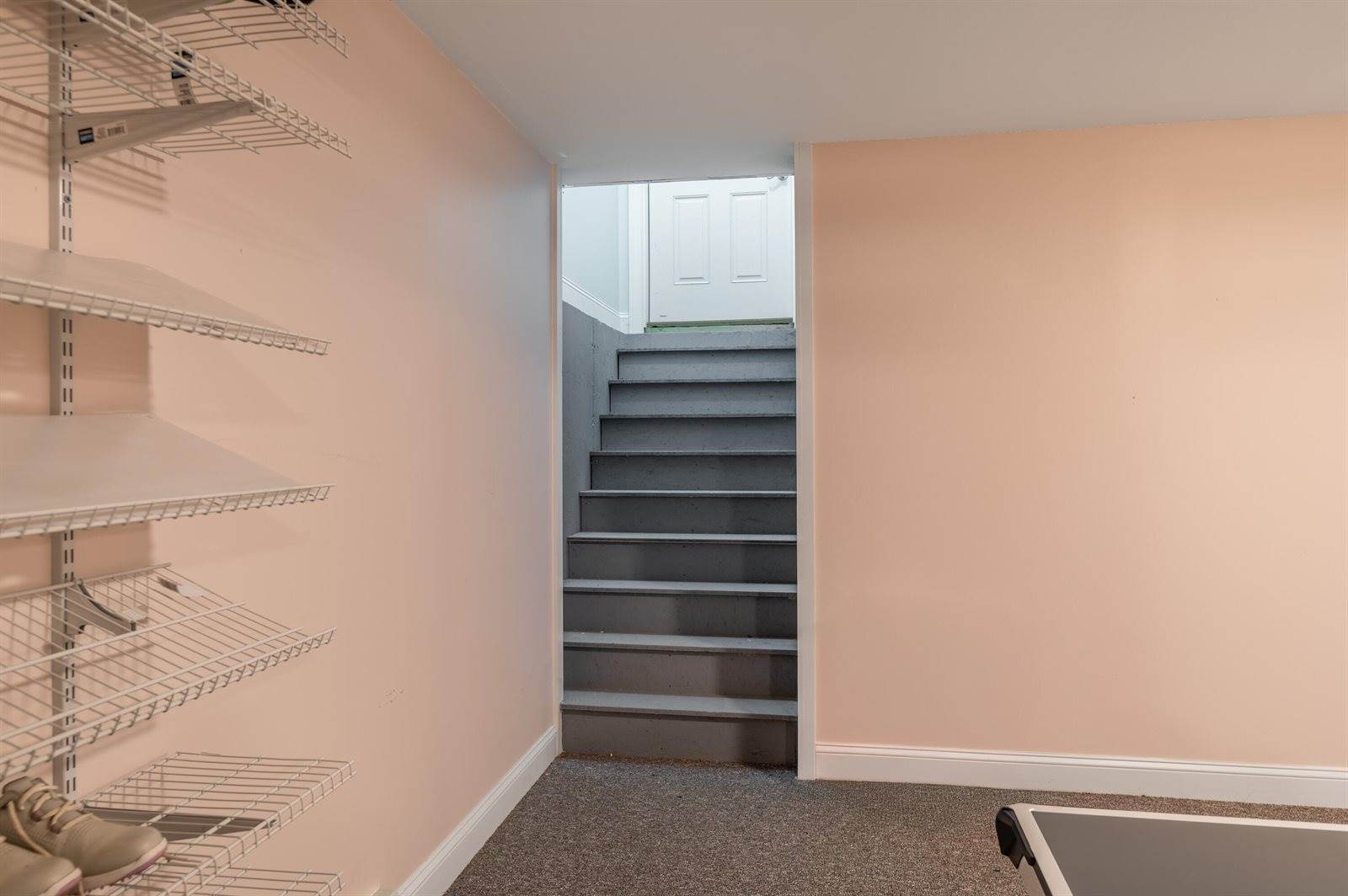 123 Lasalle Drive, Bangor, ME 04401