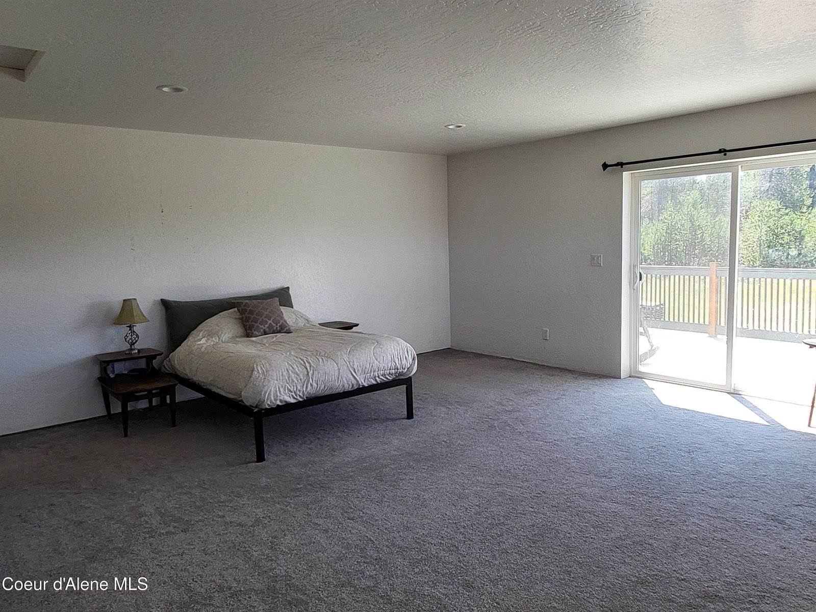 29222 North 1st Street, Athol, ID 83801