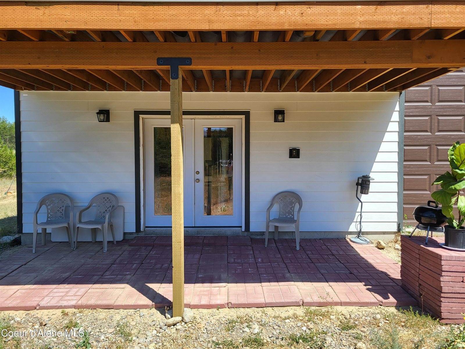 29222 North 1st Street, Athol, ID 83801