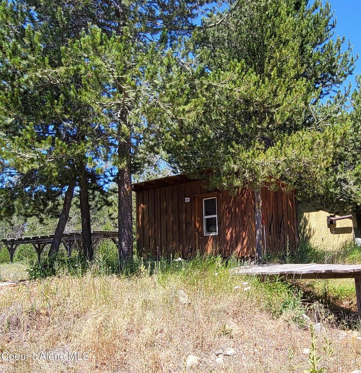 29222 North 1st Street, Athol, ID 83801