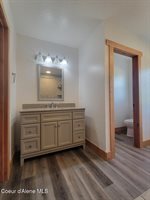 29222 North 1st Street, Athol, ID 83801