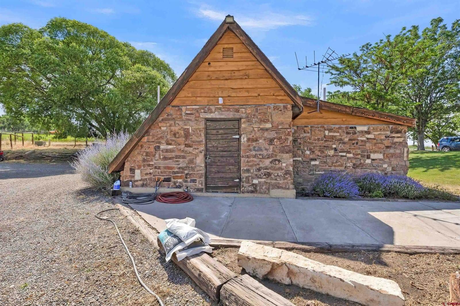 60886 Oak Grove Road, Montrose, CO 81403