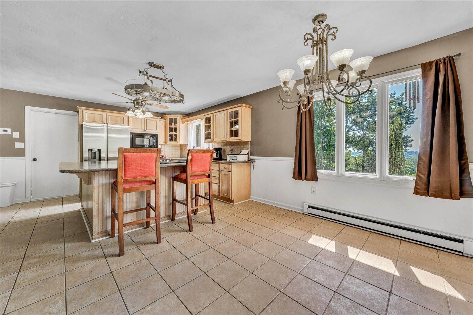 581 Windfield Ln, Wirtz, VA 24184