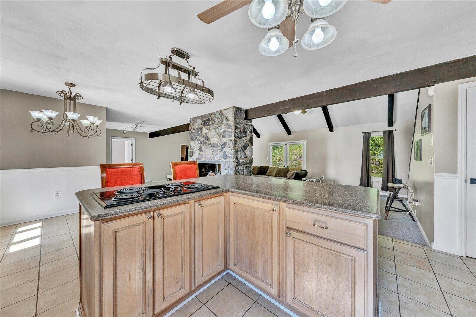 581 Windfield Ln, Wirtz, VA 24184