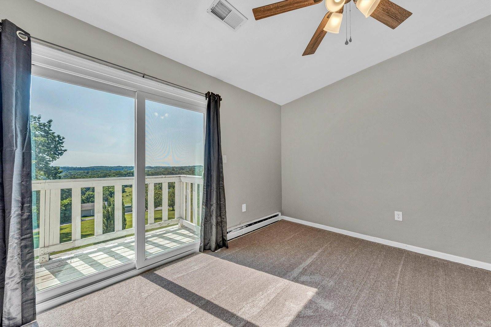 581 Windfield Ln, Wirtz, VA 24184