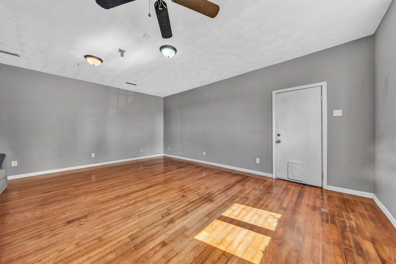 581 Windfield Ln, Wirtz, VA 24184