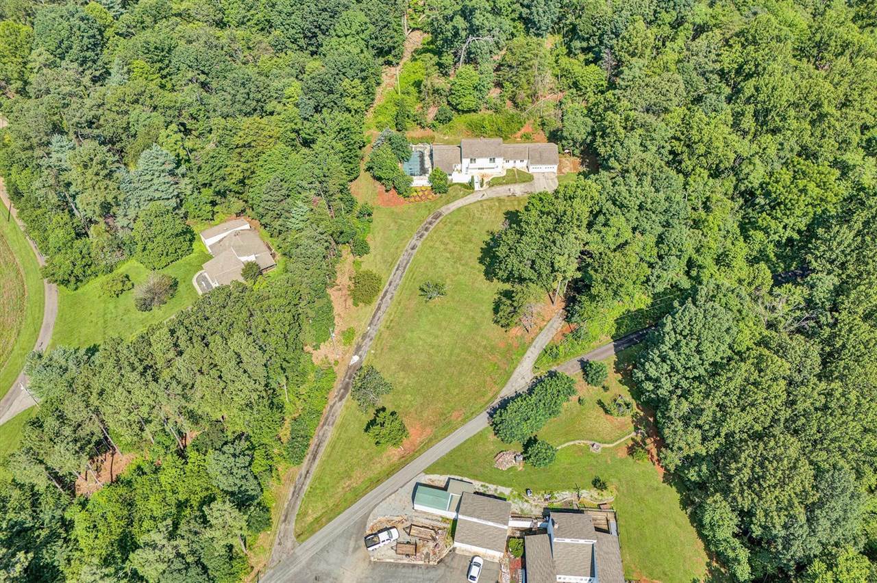 581 Windfield Ln, Wirtz, VA 24184