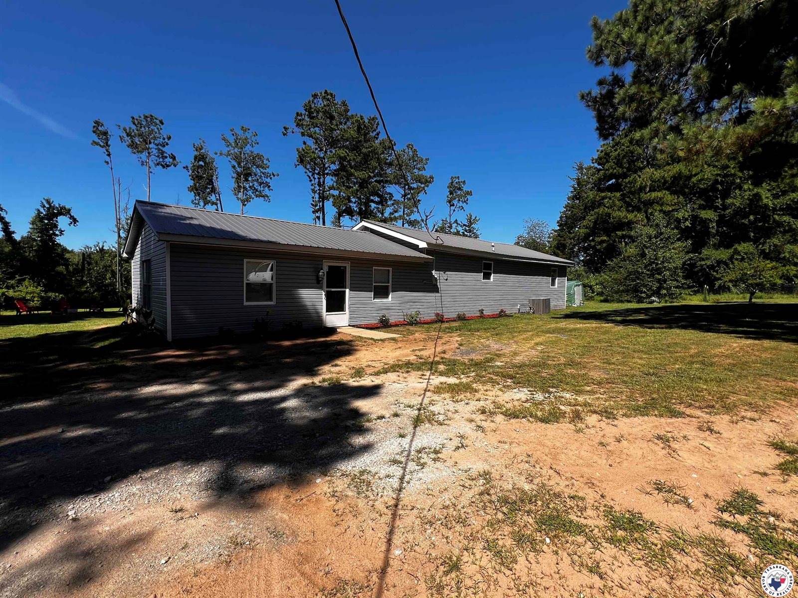 3212 County Rd 4251, DeKalb, TX 75559