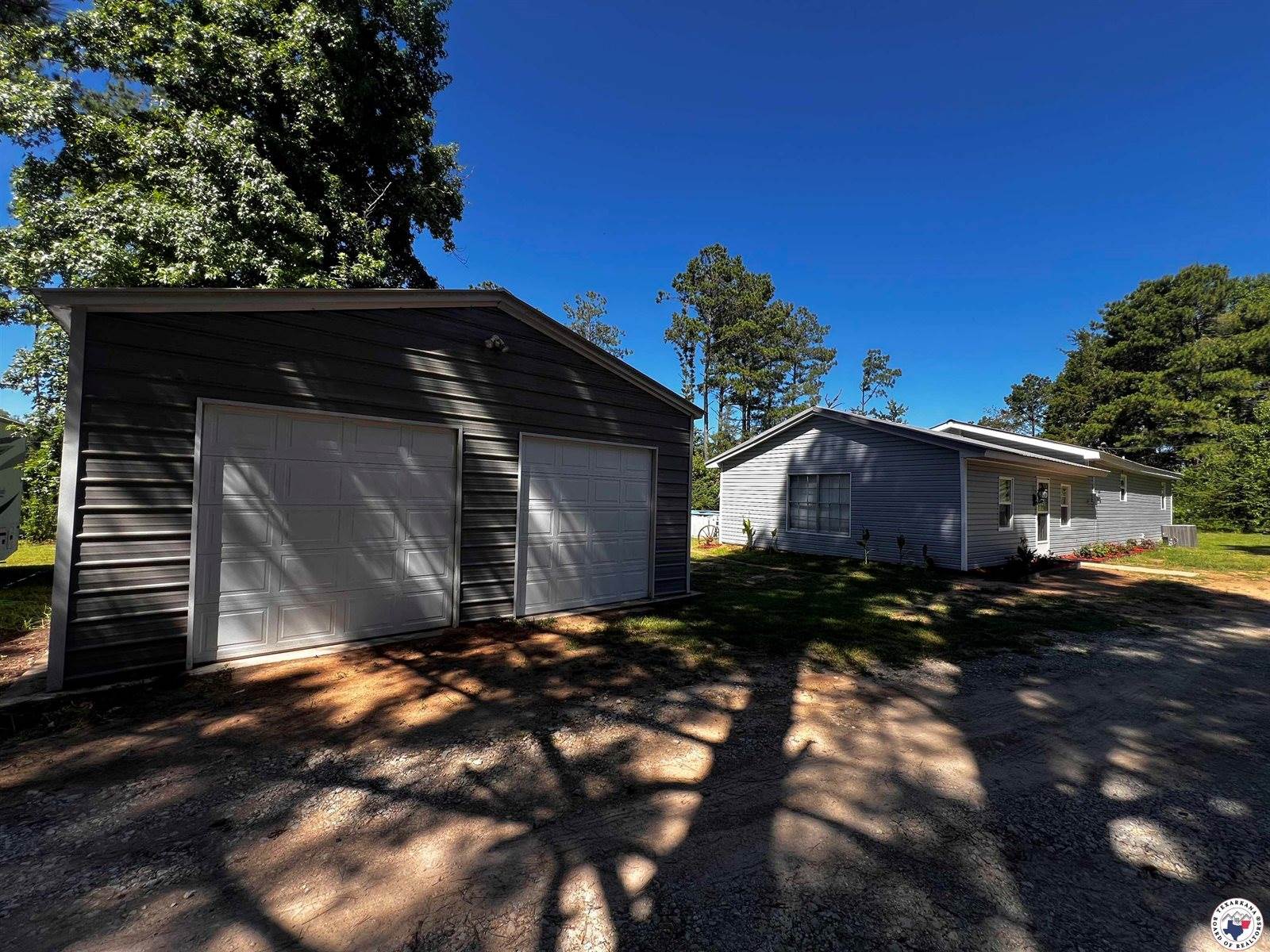 3212 County Rd 4251, DeKalb, TX 75559