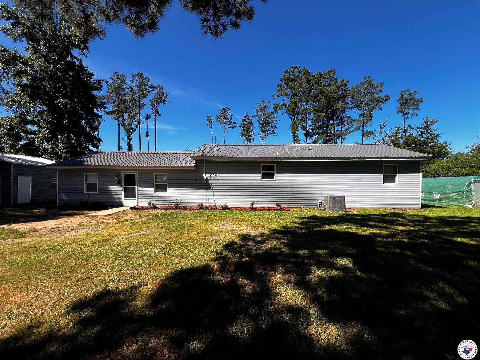 3212 County Rd 4251, DeKalb, TX 75559