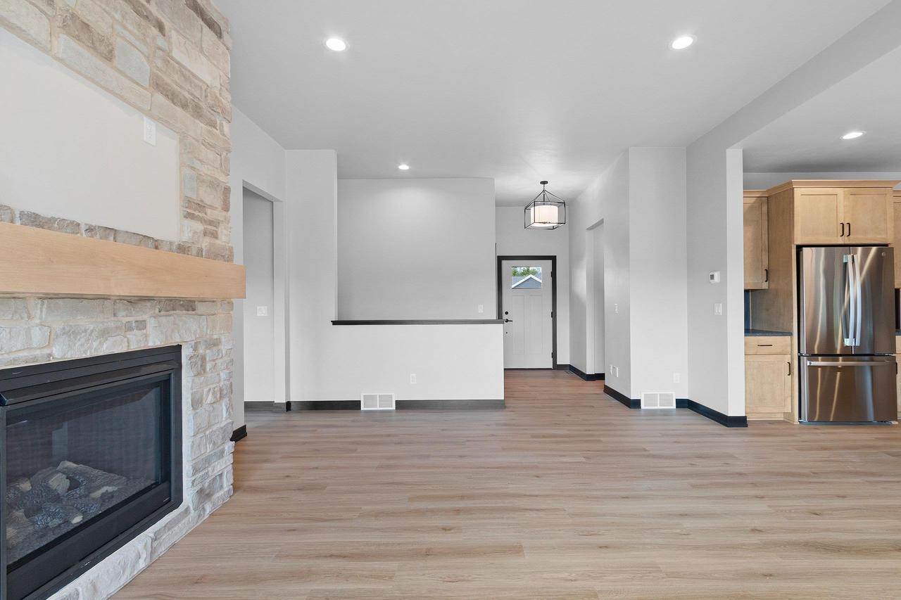 214 Abby Lane, Francis Creek, WI 54220