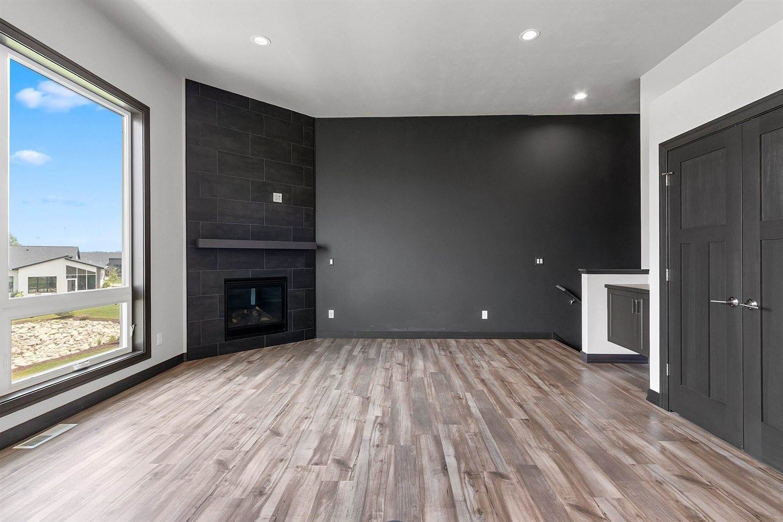 450 Aldon Circle, Green Bay, WI 54304