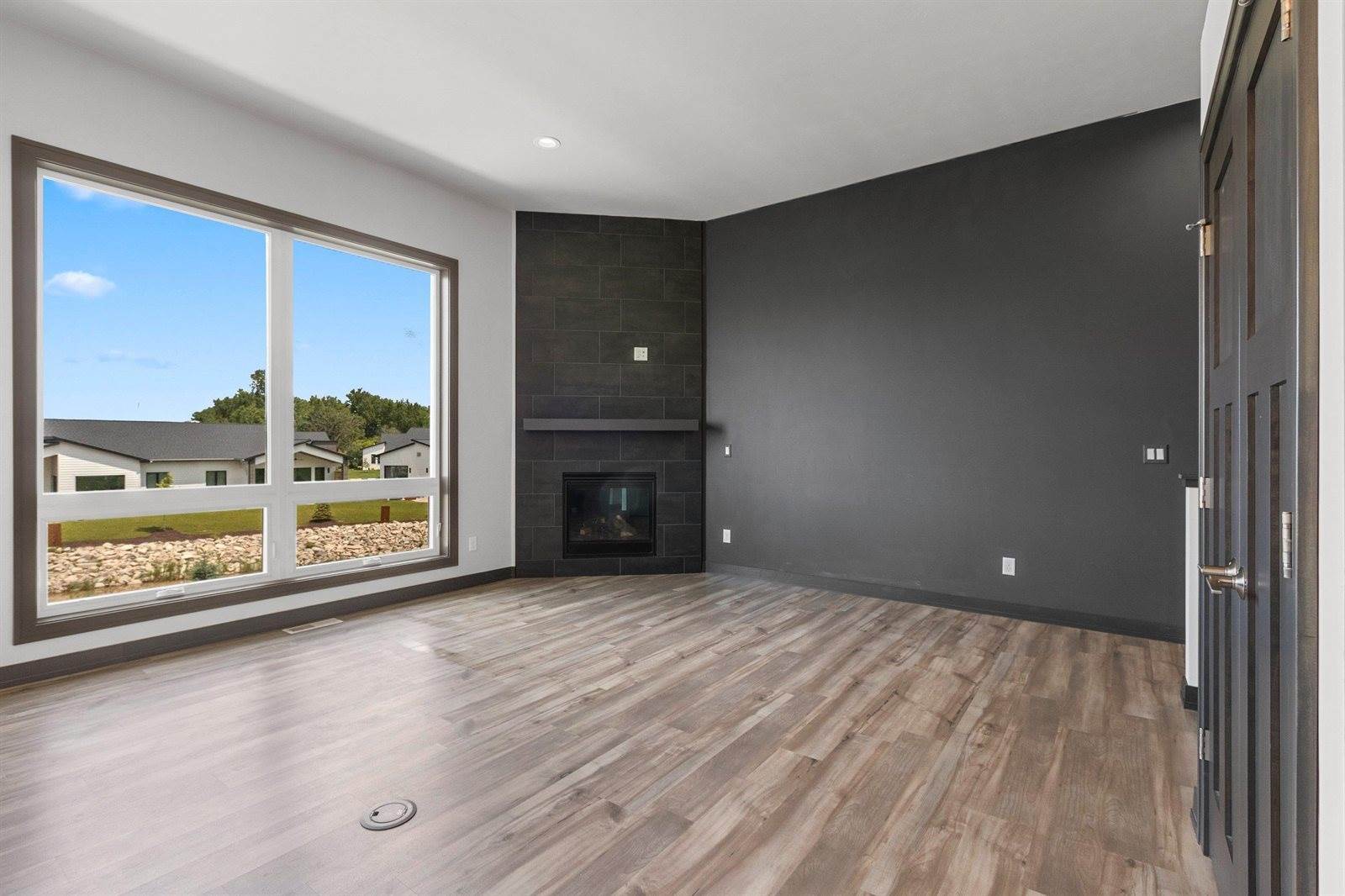 450 Aldon Circle, Green Bay, WI 54304