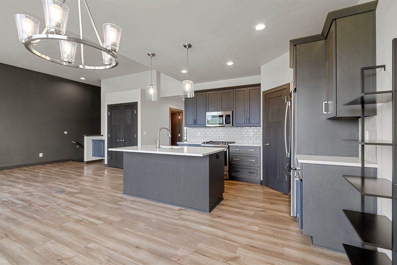 450 Aldon Circle, Green Bay, WI 54304