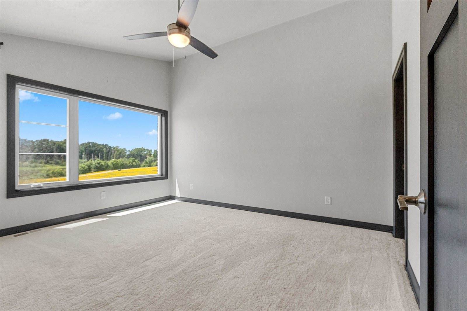 450 Aldon Circle, Green Bay, WI 54304