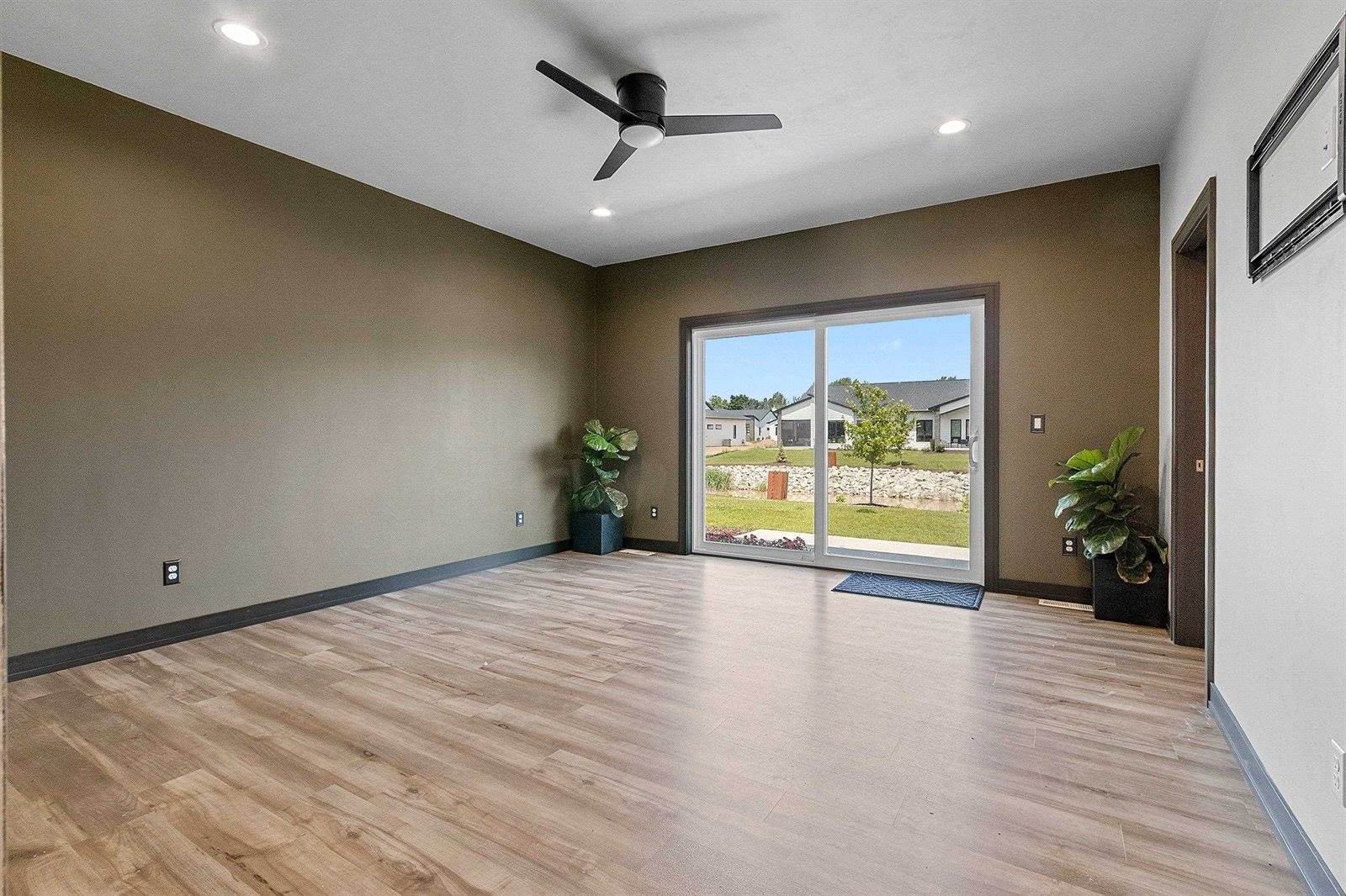 450 Aldon Circle, Green Bay, WI 54304