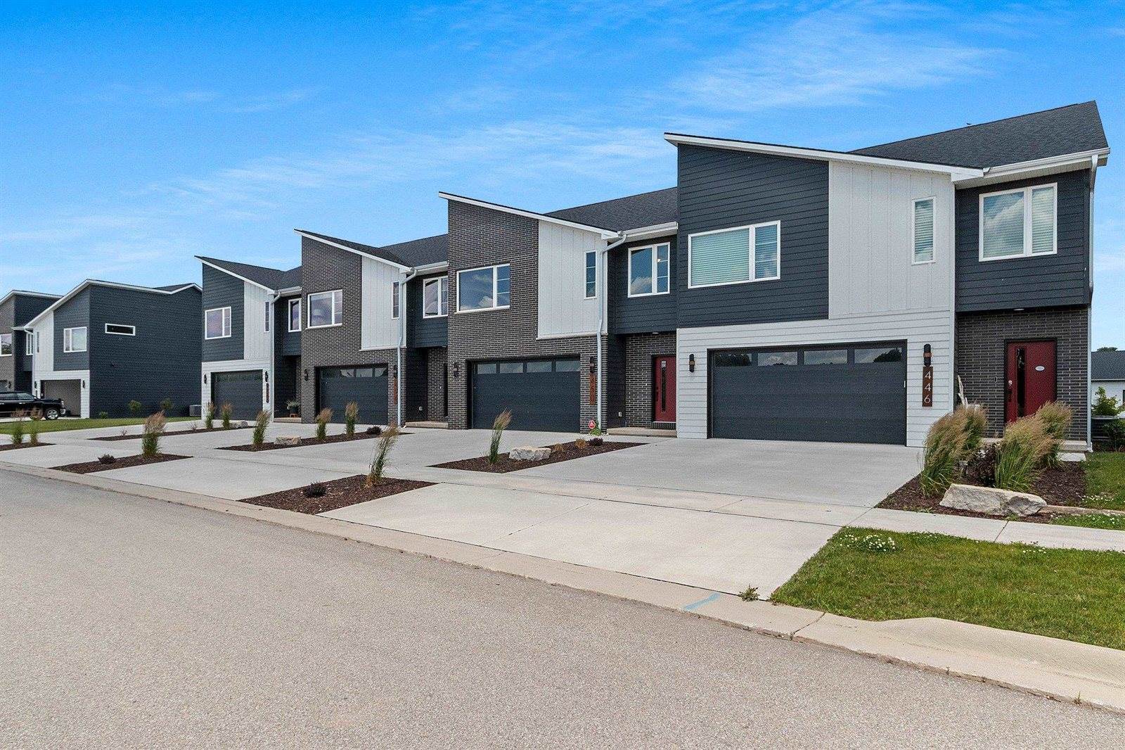 450 Aldon Circle, Green Bay, WI 54304