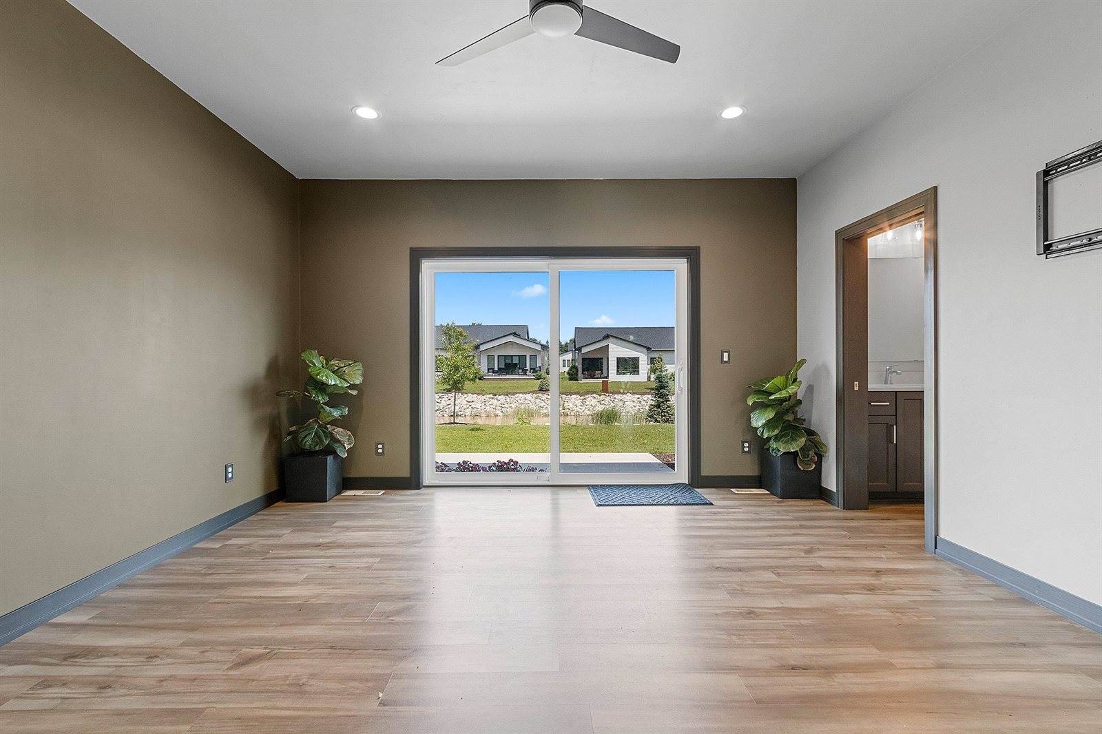 450 Aldon Circle, Green Bay, WI 54304