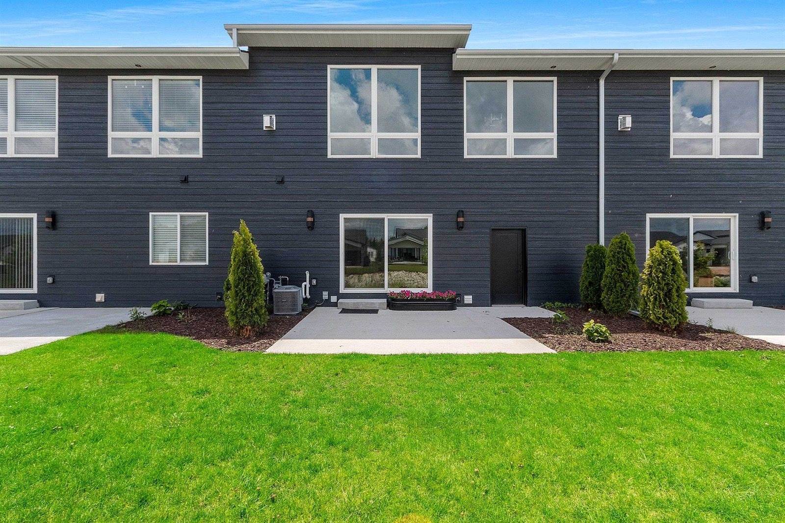 450 Aldon Circle, Green Bay, WI 54304