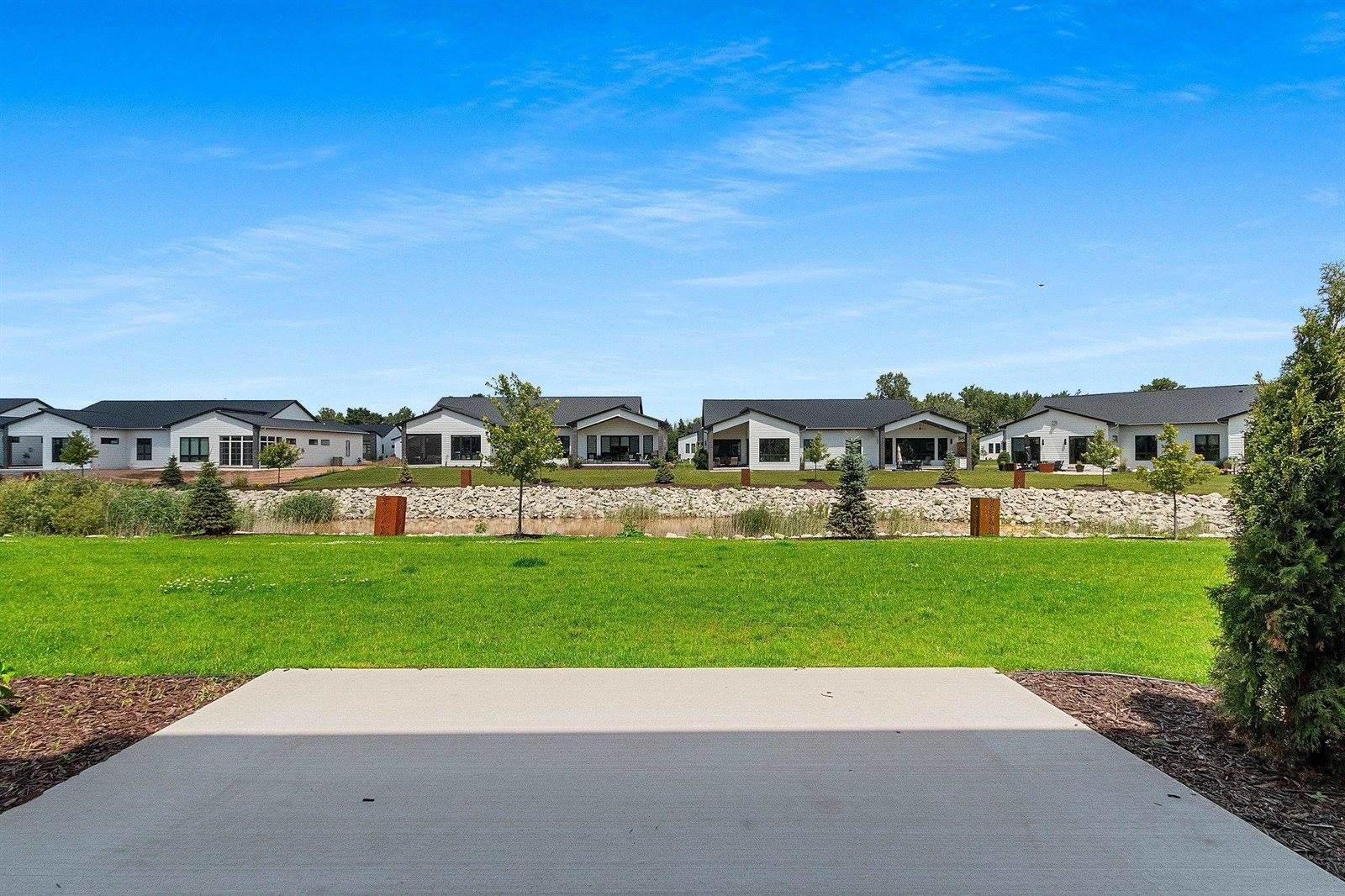 450 Aldon Circle, Green Bay, WI 54304