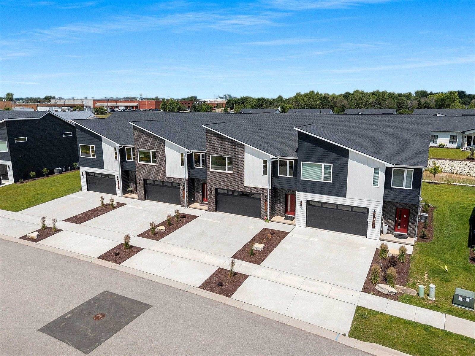 450 Aldon Circle, Green Bay, WI 54304