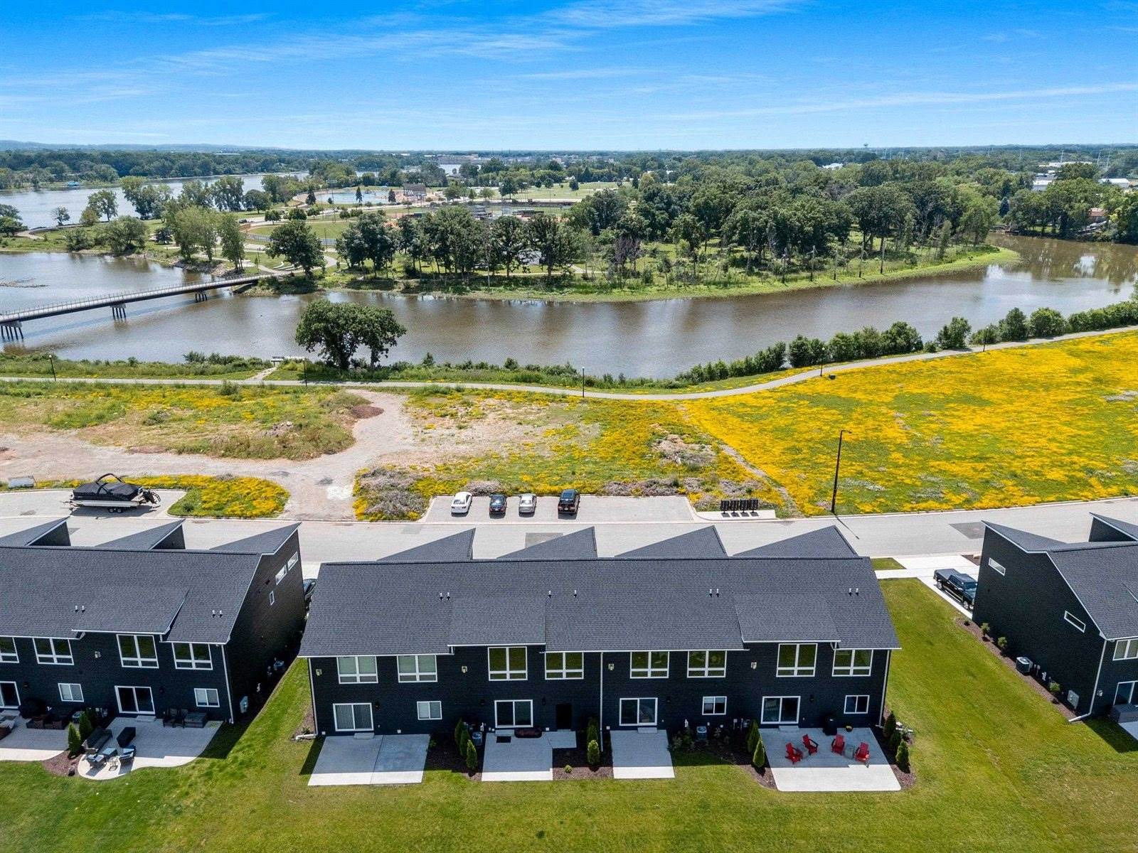 450 Aldon Circle, Green Bay, WI 54304