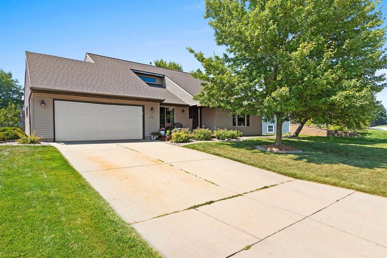 2161 Spring Creek Circle, Green Bay, WI 54311