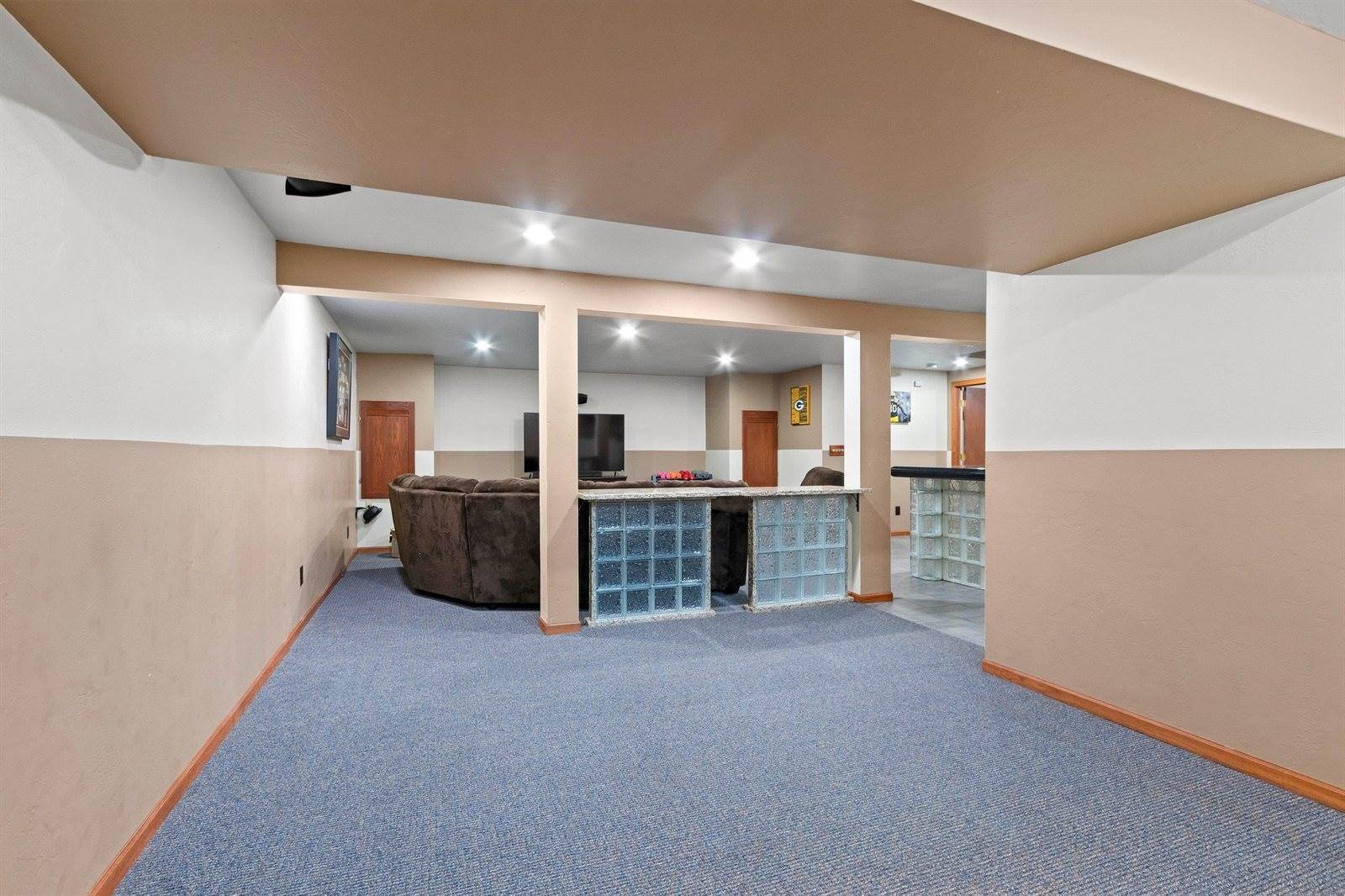 2161 Spring Creek Circle, Green Bay, WI 54311