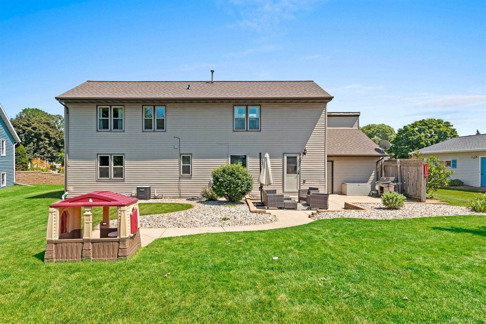 2161 Spring Creek Circle, Green Bay, WI 54311