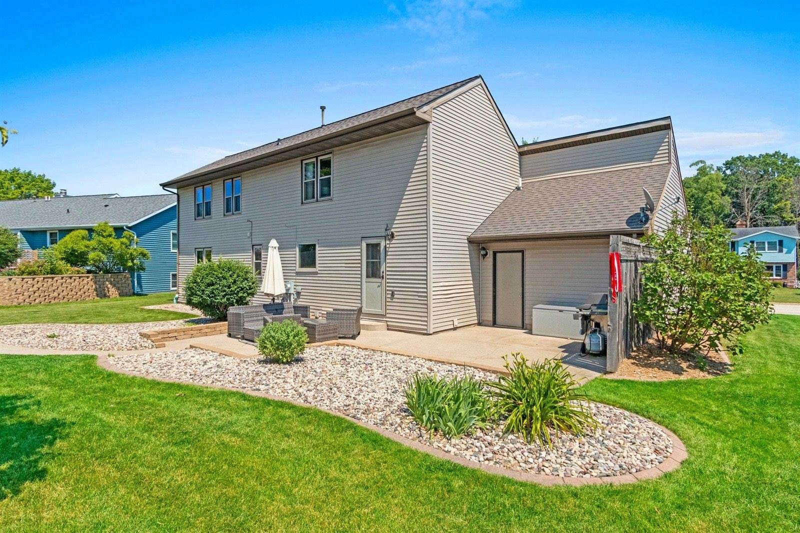 2161 Spring Creek Circle, Green Bay, WI 54311