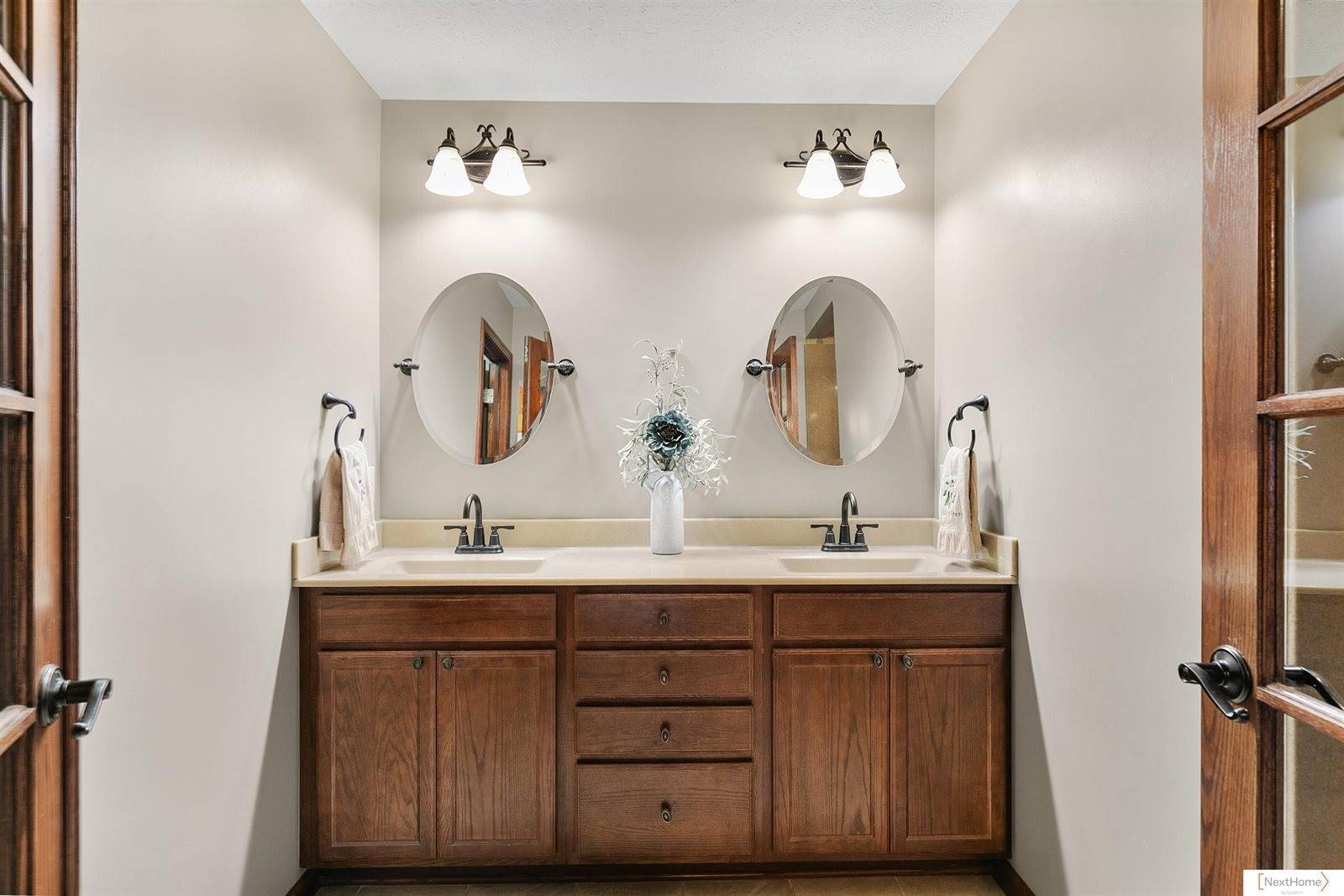 15121 Folkestone Street, Waverly, NE 68462