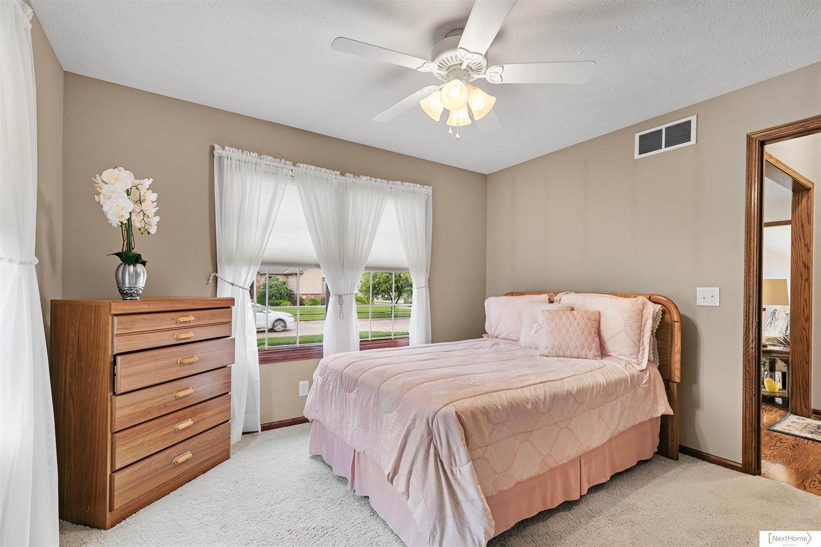 15121 Folkestone Street, Waverly, NE 68462