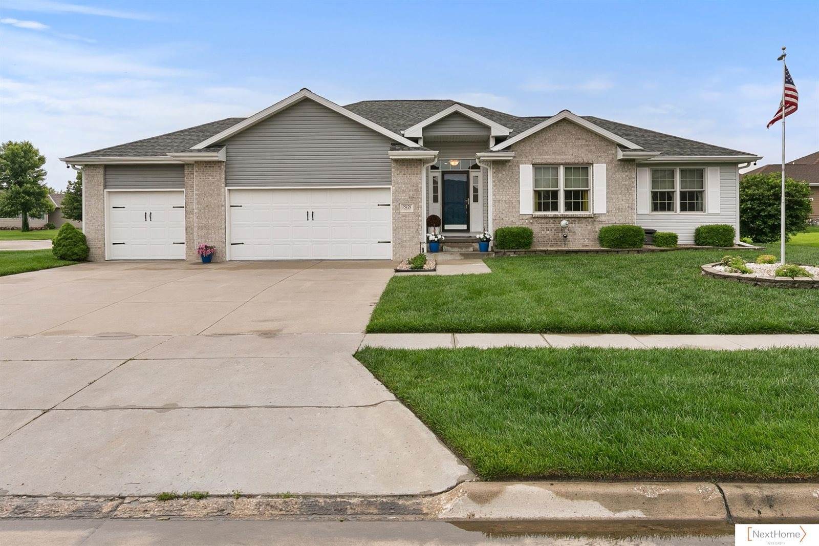 15121 Folkestone Street, Waverly, NE 68462