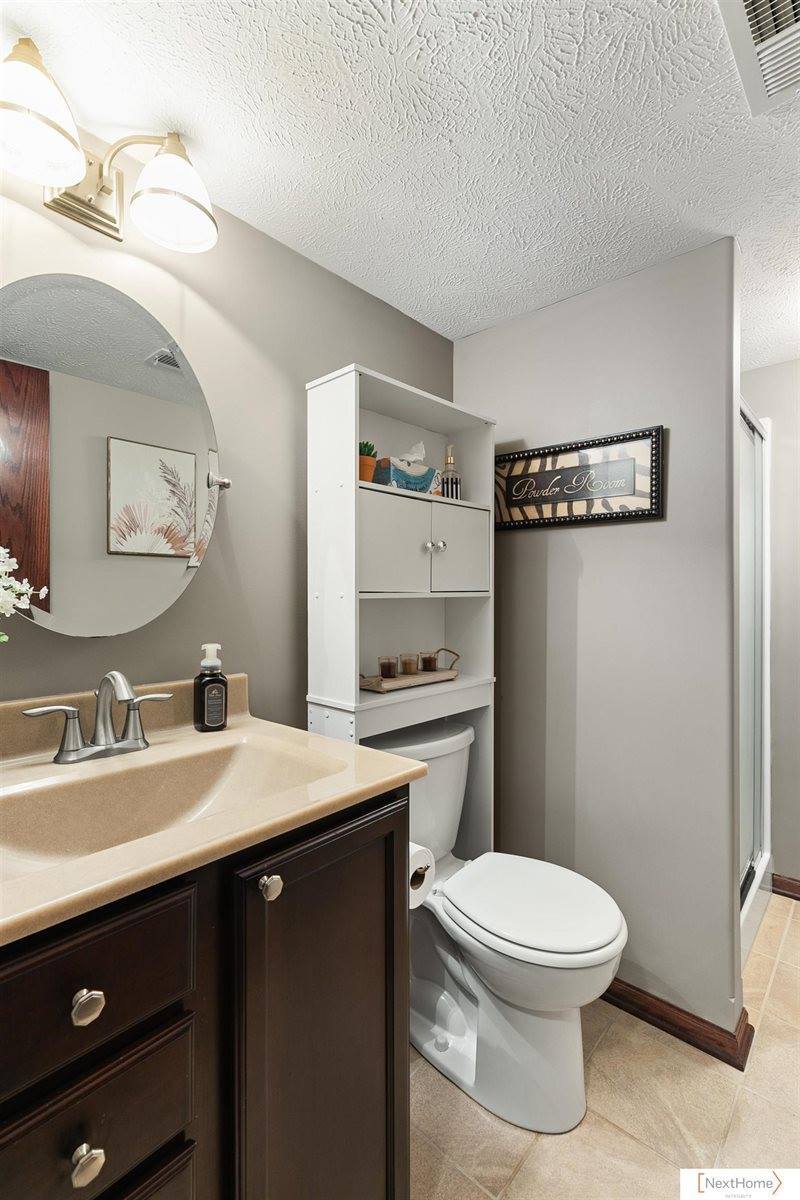 15121 Folkestone Street, Waverly, NE 68462