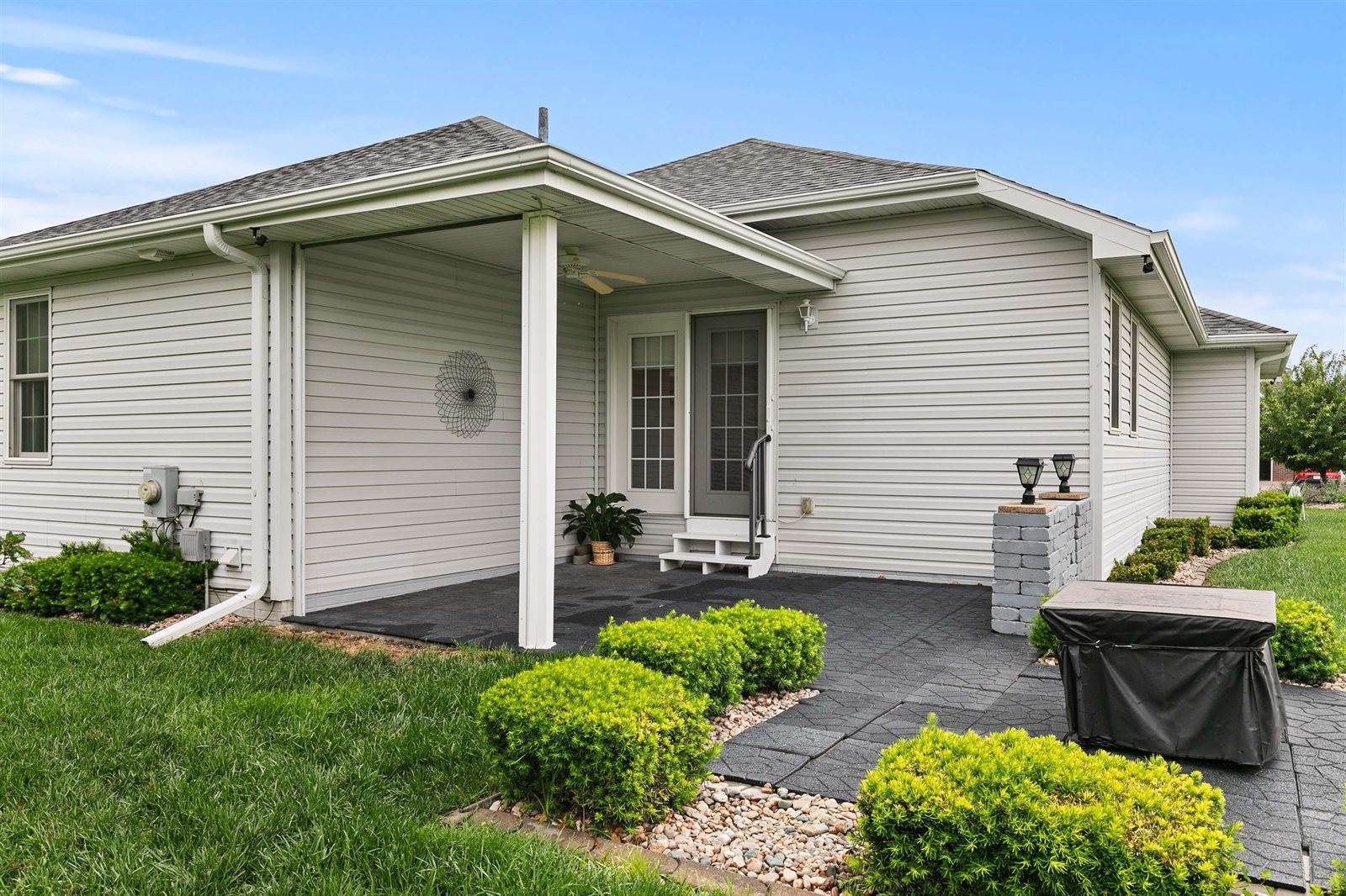 15121 Folkestone Street, Waverly, NE 68462