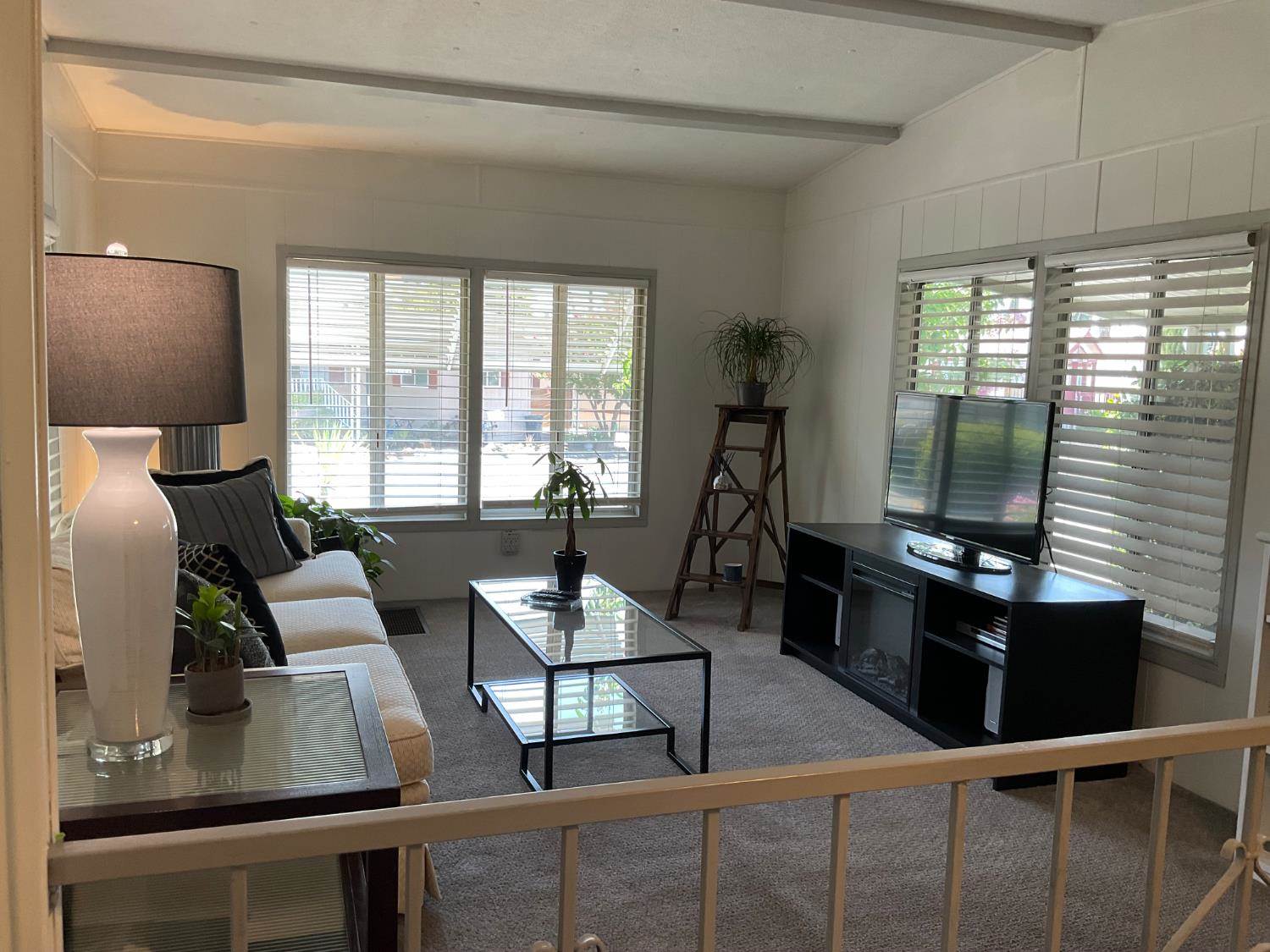 245 Rocky Hills Lane, Rancho Cordova, CA 95670