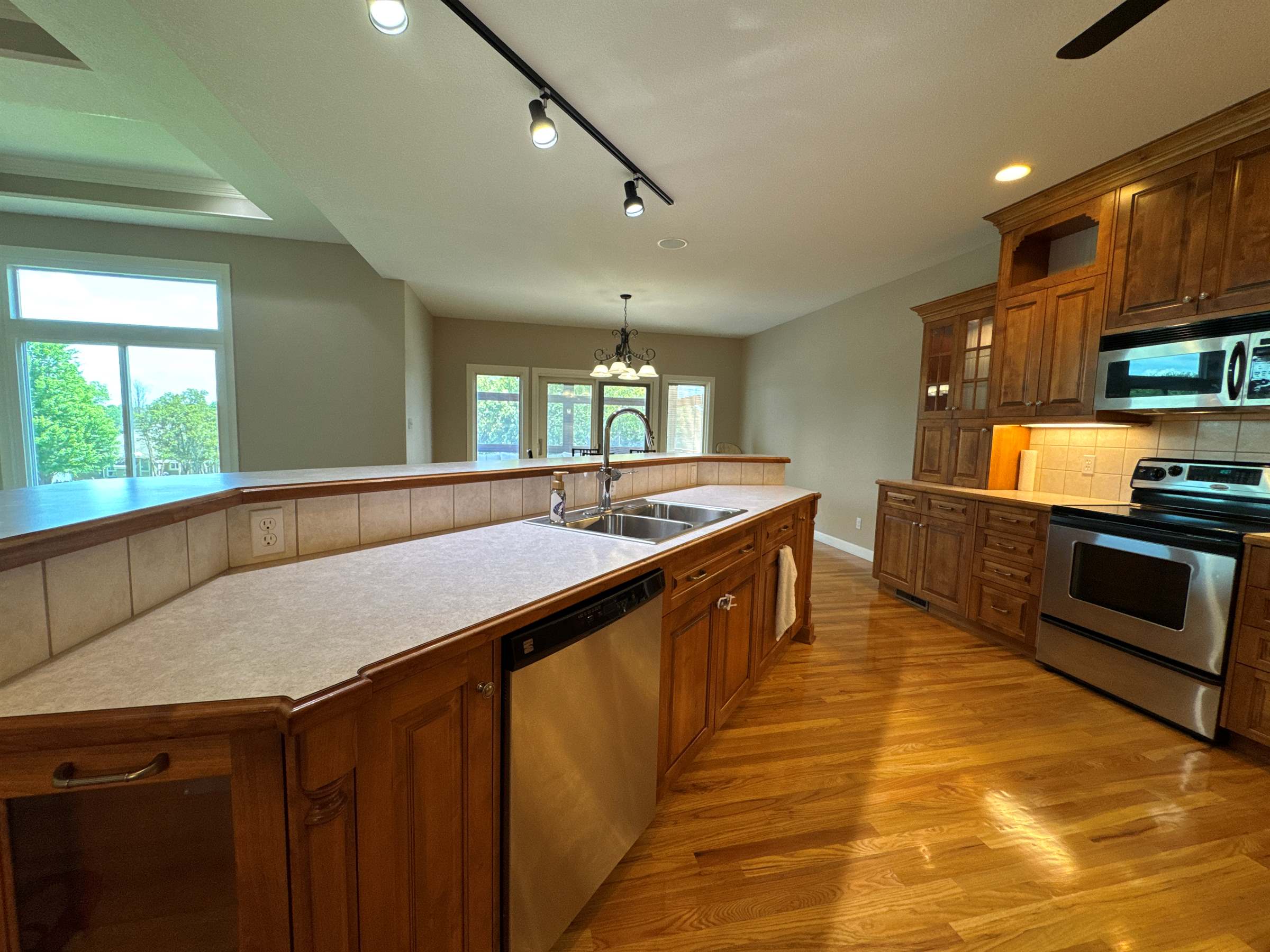 7518 SW Ambassador Pl, Topeka, KS 66610