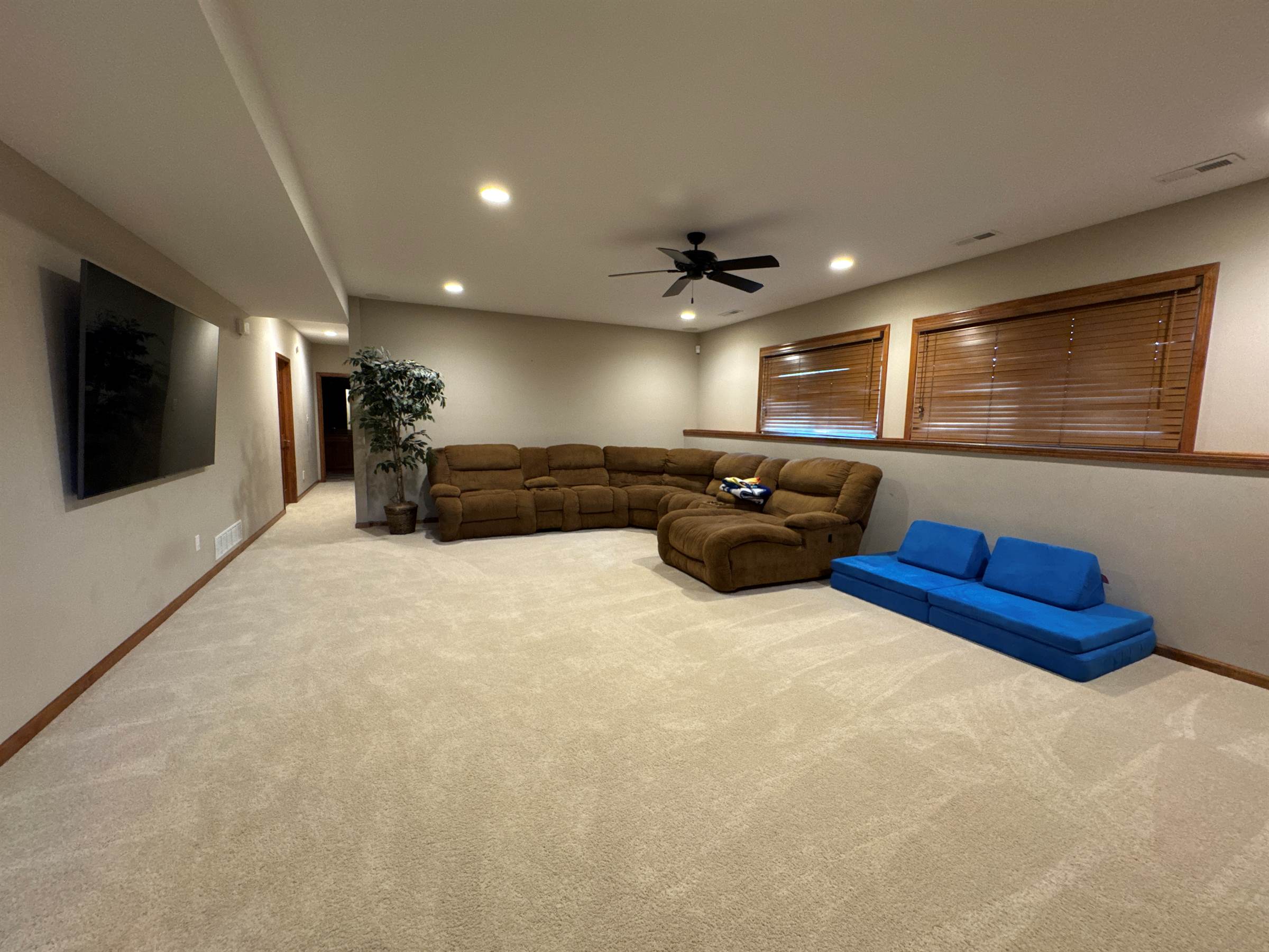 7518 SW Ambassador Pl, Topeka, KS 66610