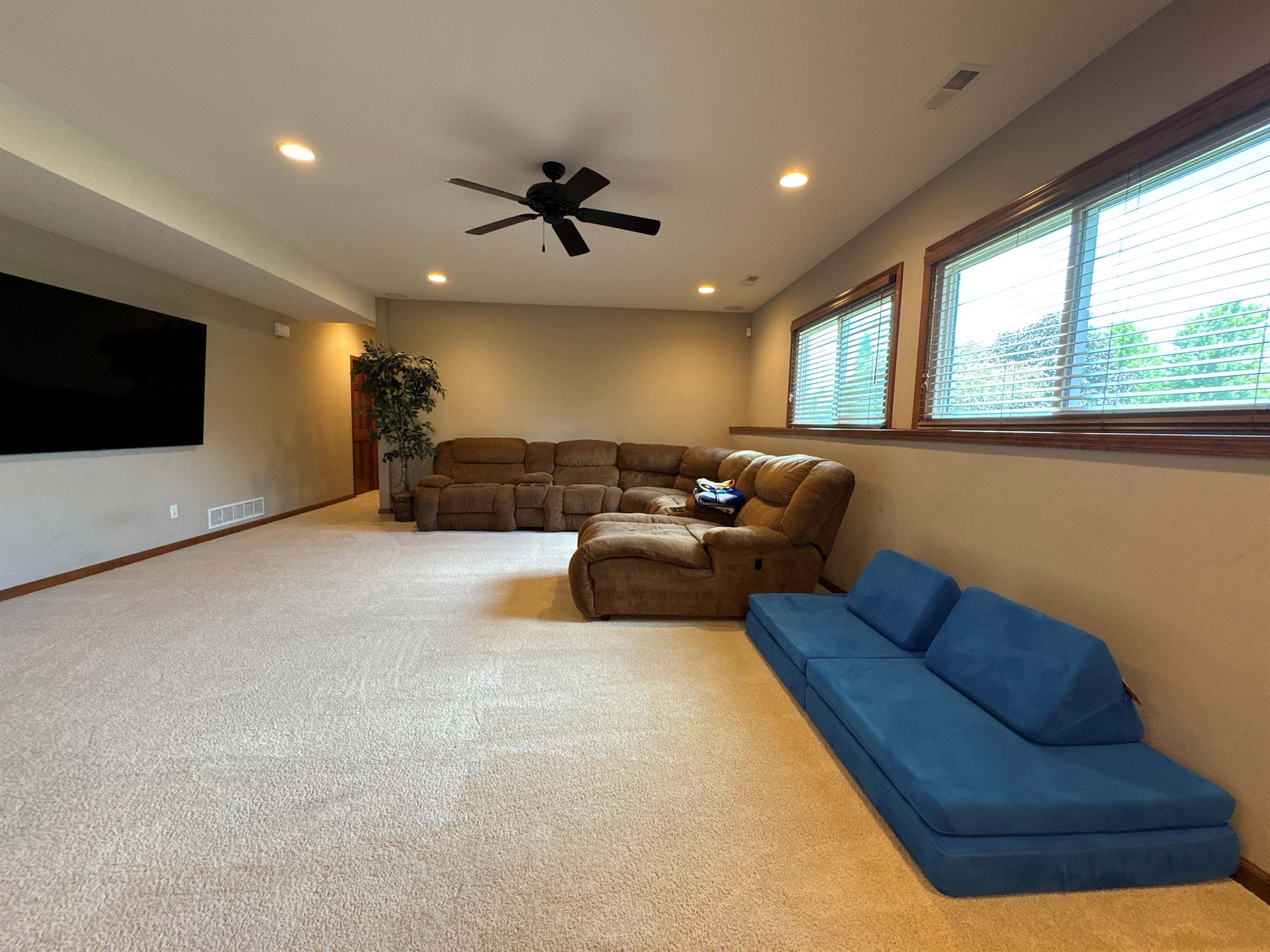 7518 SW Ambassador Pl, Topeka, KS 66610