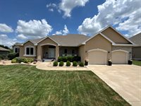 7518 SW Ambassador Pl, Topeka, KS 66610