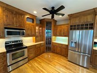 7518 SW Ambassador Pl, Topeka, KS 66610