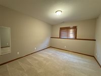 7518 SW Ambassador Pl, Topeka, KS 66610